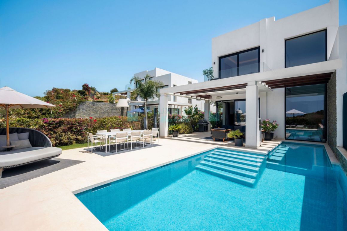 Semi Detached Villa for sale in  Cabopino, Marbella East