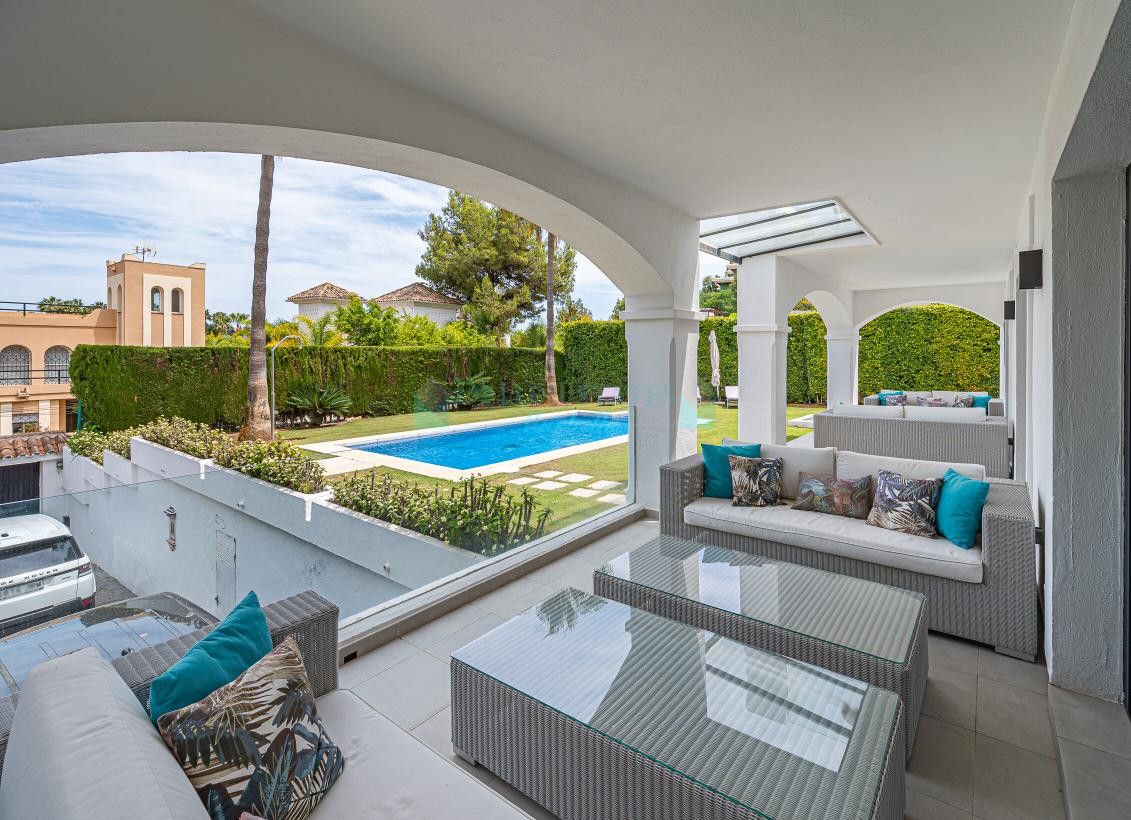 Villa for rent in Nueva Andalucia