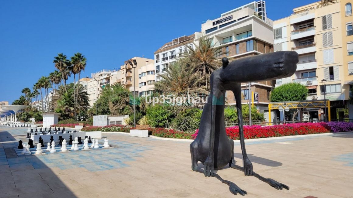 Apartment for sale in Estepona