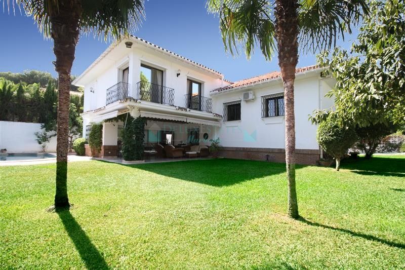 Villa en venta en  Los Monteros, Marbella Este