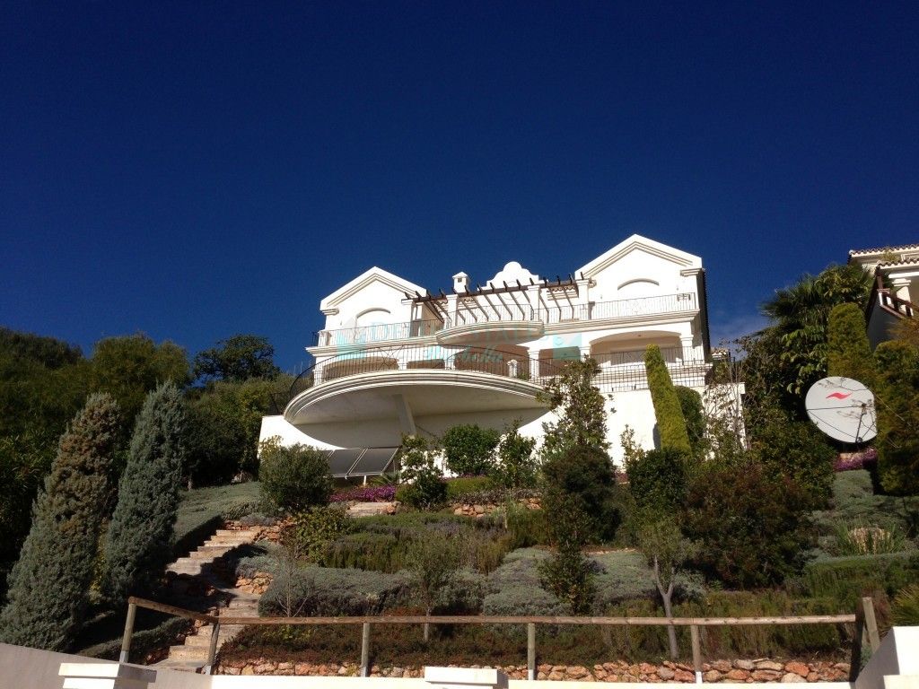 Villa en Los Altos de los Monteros, Marbella Este
