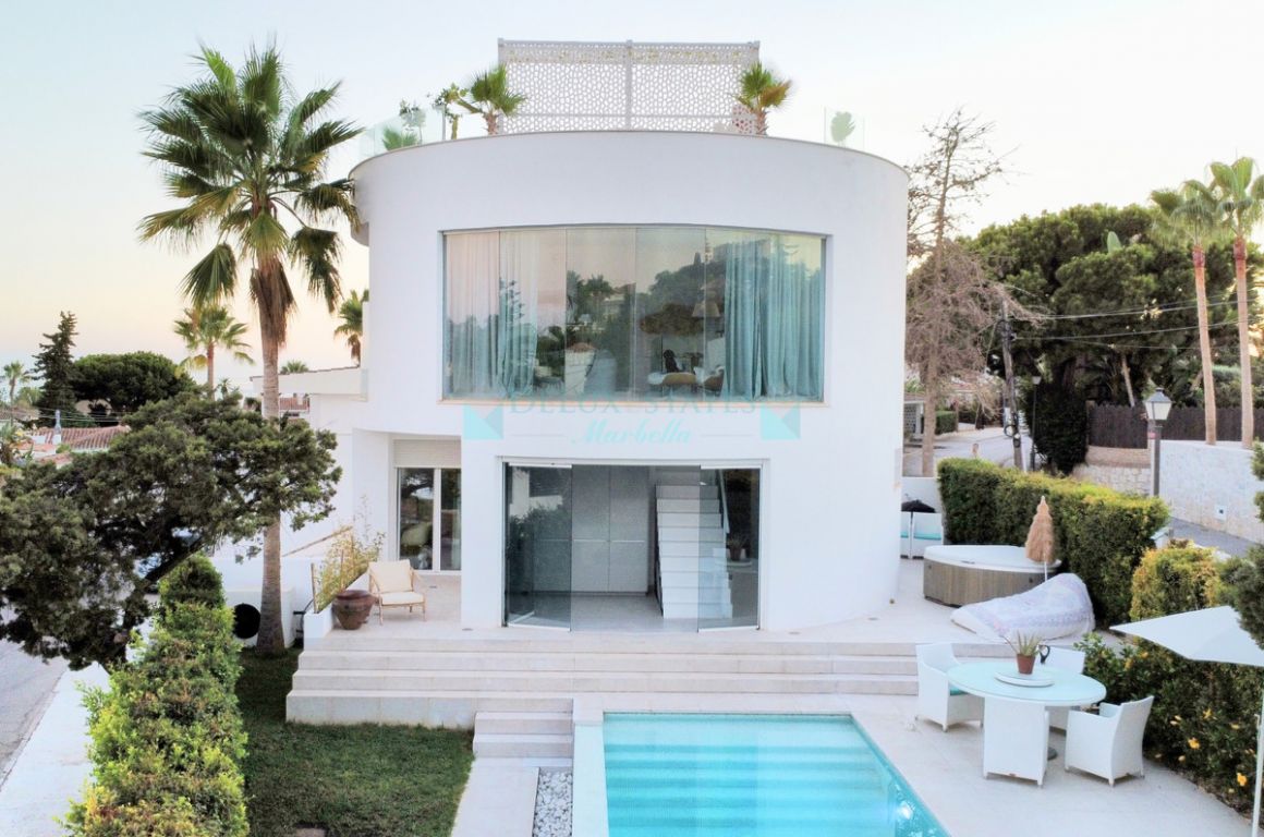 Villa for sale in  Marbesa, Marbella East