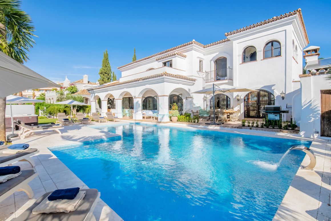 Villa for rent in  Elviria, Marbella East