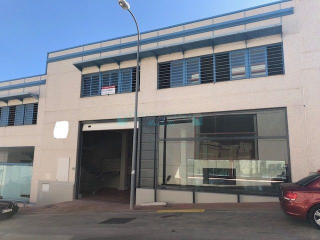 Commercial Premises for rent in Nueva Andalucia