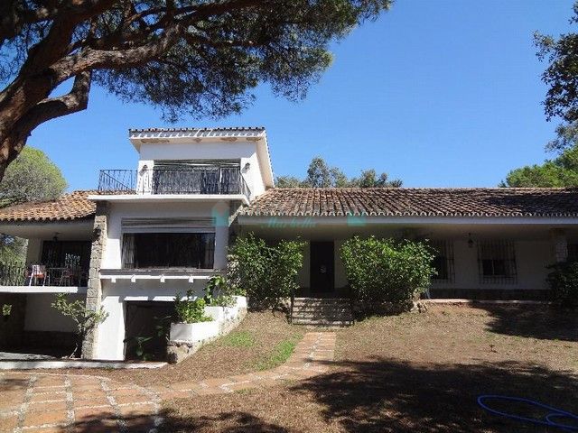 Villa in Elviria, Marbella East