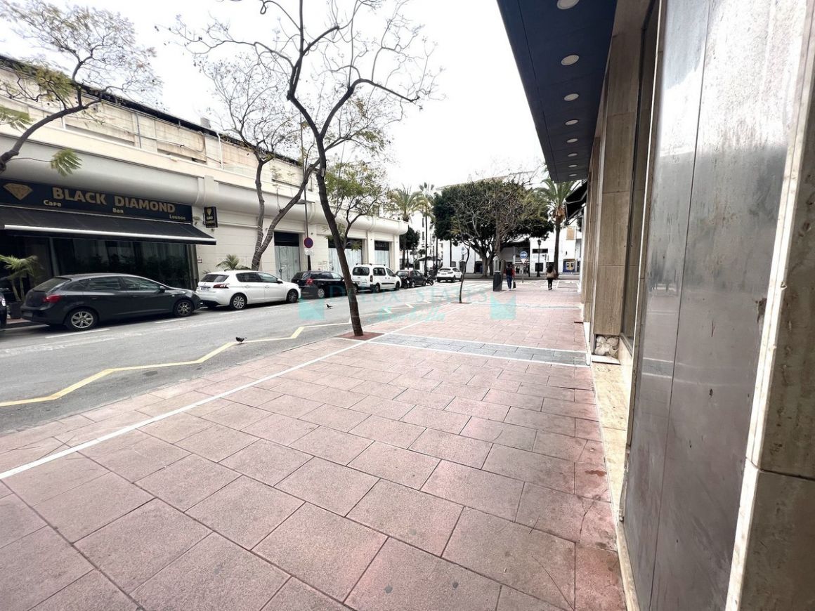Centro Comercial en alquiler en Marbella - Puerto Banus