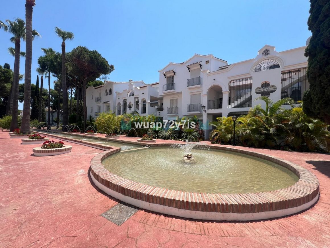 Penthouse for sale in  El Presidente, Estepona