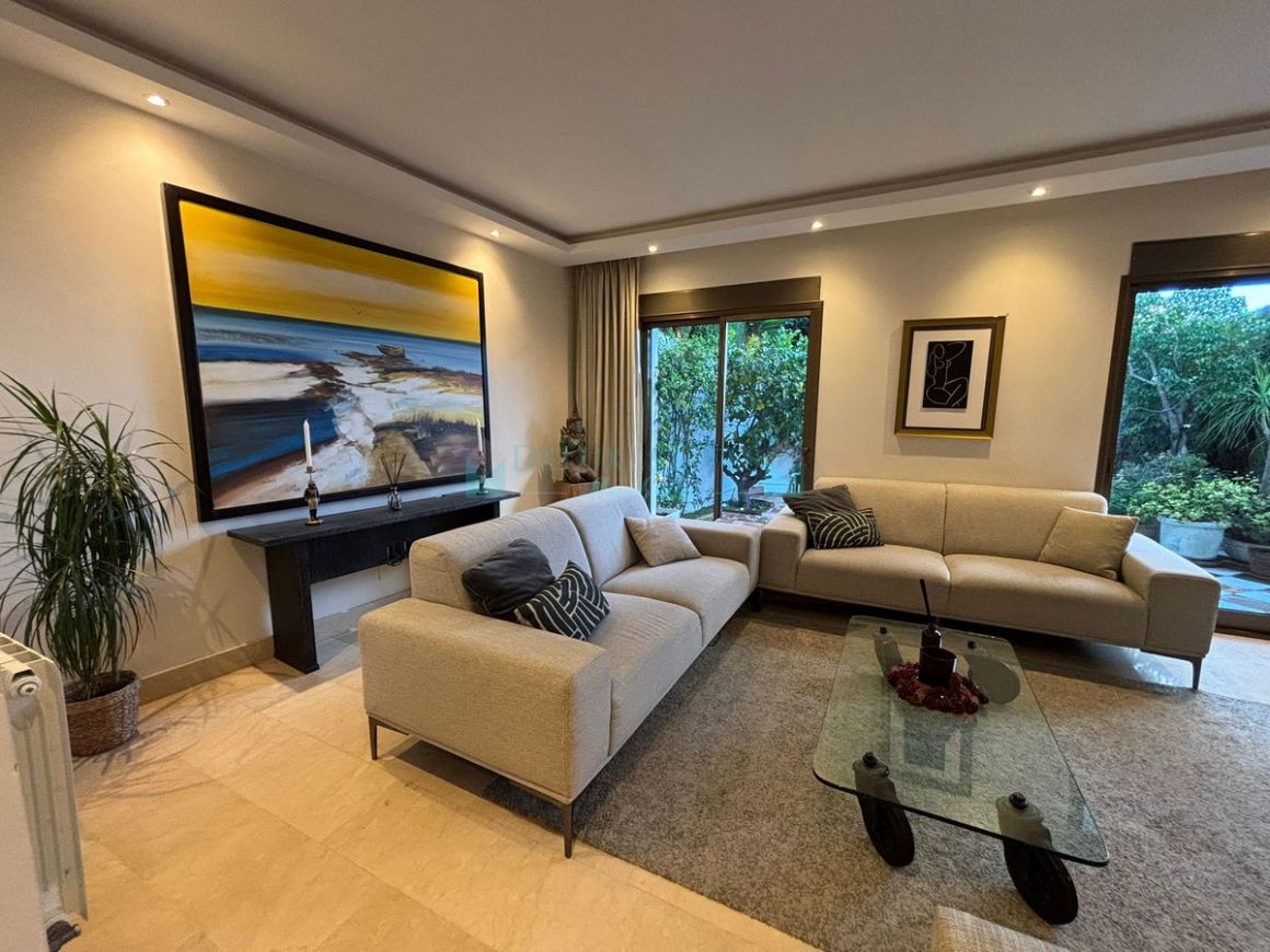 Town House for rent in Marbella