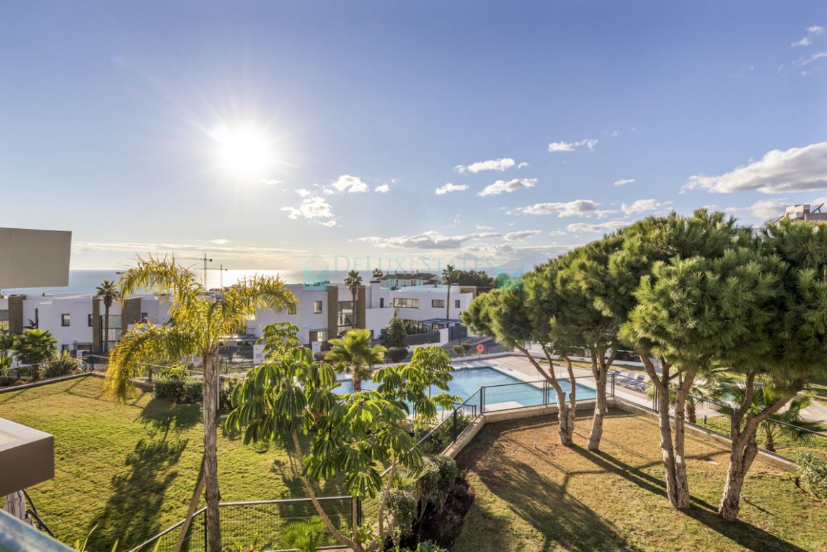 Apartment for rent in  Cabopino, Marbella East