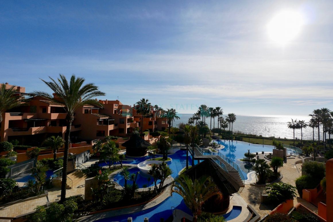 Apartment for sale in  New Golden Mile, Estepona