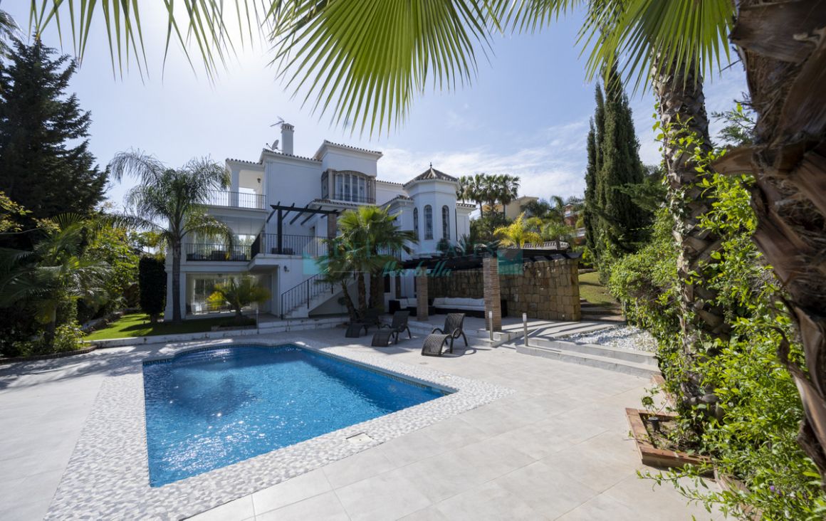 Villa for rent in Nueva Andalucia