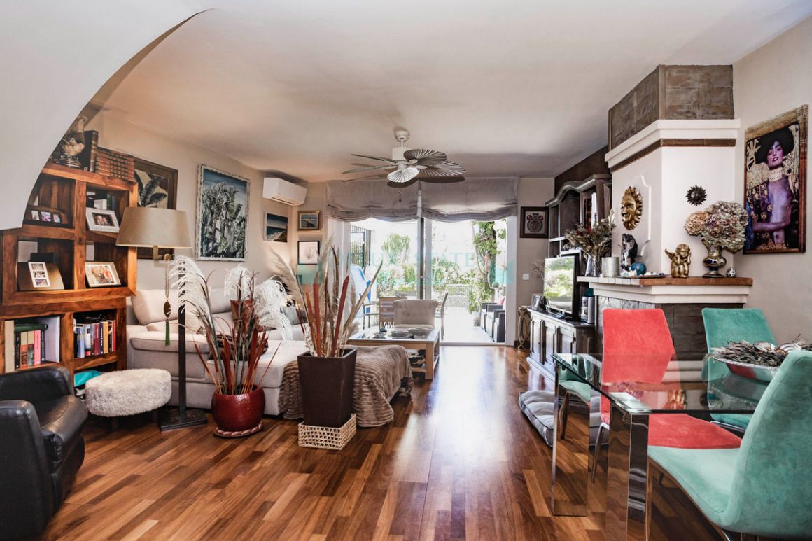 Villa Pareada en venta en Marbella Golden Mile