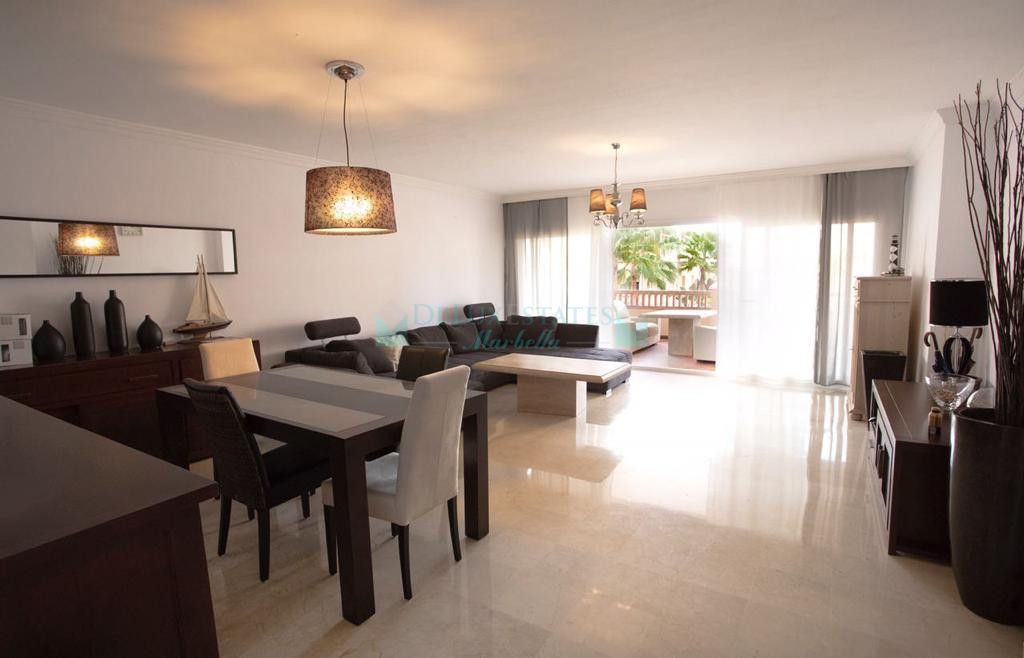 Apartment for rent in  Atalaya, Estepona