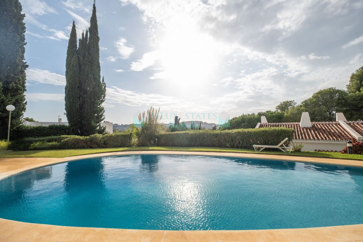 Town House for sale in Nueva Andalucia