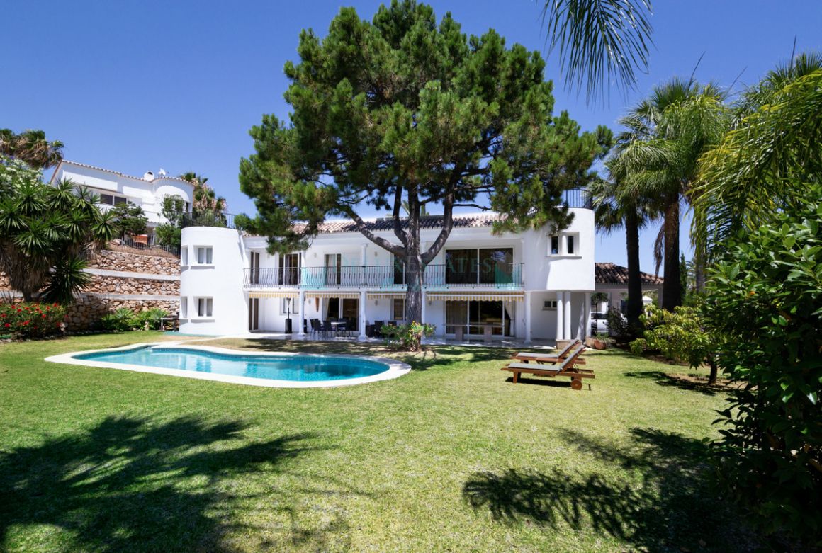 Villa for rent in  Sierra Blanca, Marbella Golden Mile