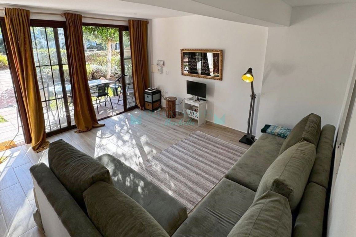 Ground Floor Apartment for sale in  El Paraiso, Estepona