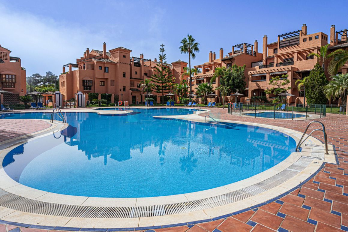 Apartamento Planta Baja en venta en  Hacienda del Sol, Estepona