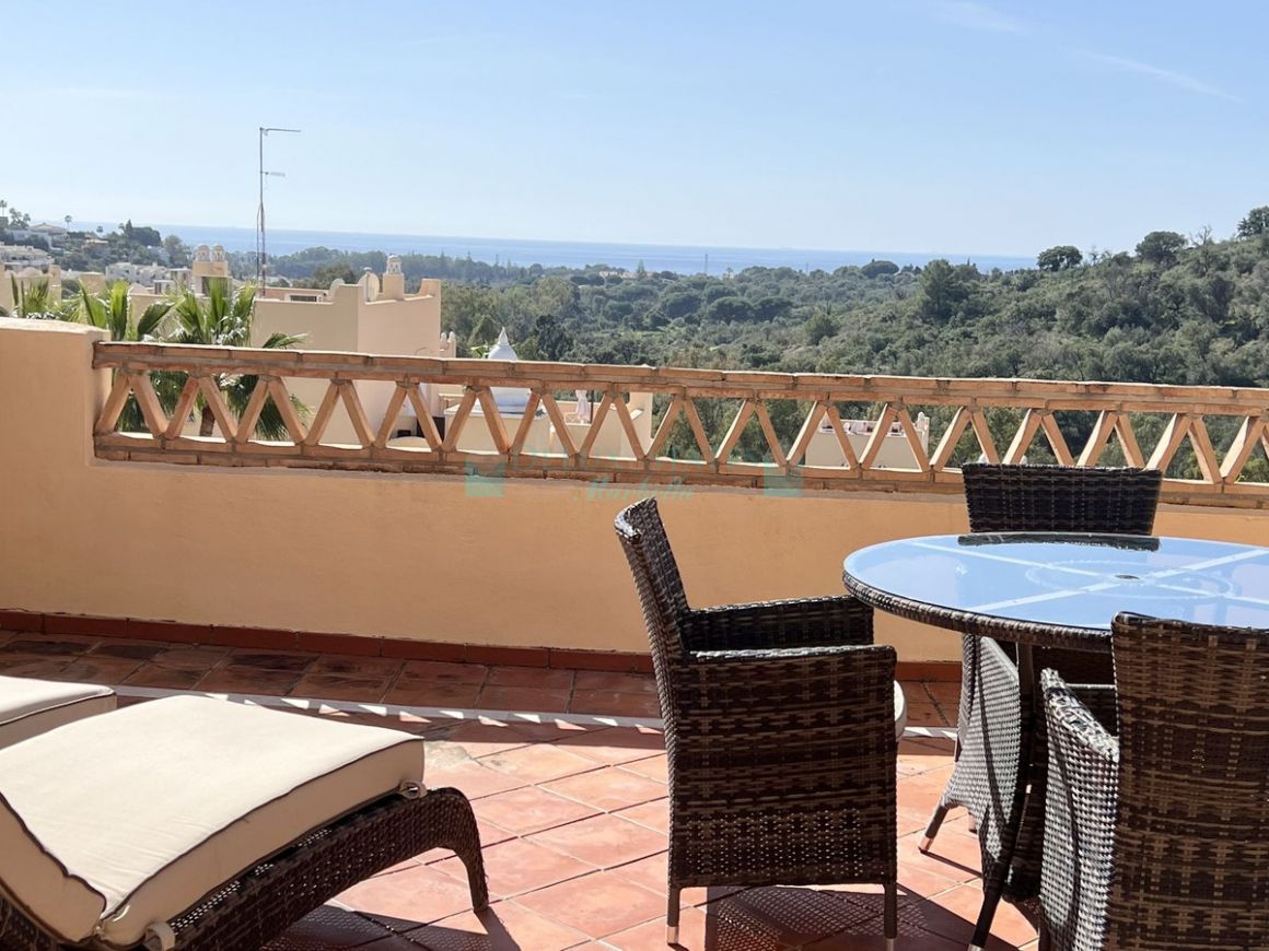 Apartment for sale in  Elviria, Marbella East