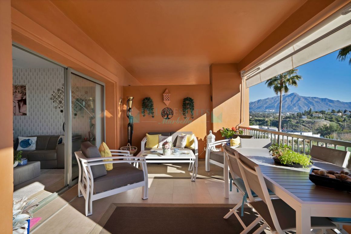 Apartment for sale in  Atalaya, Estepona