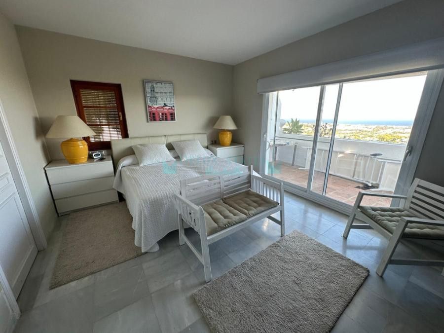 Apartment for rent in Benahavis