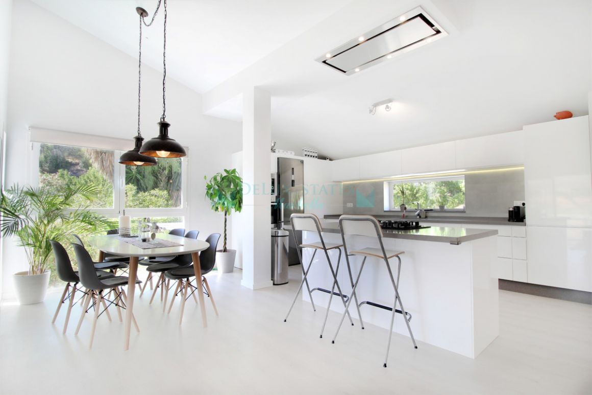 Town House for sale in  New Golden Mile, Estepona