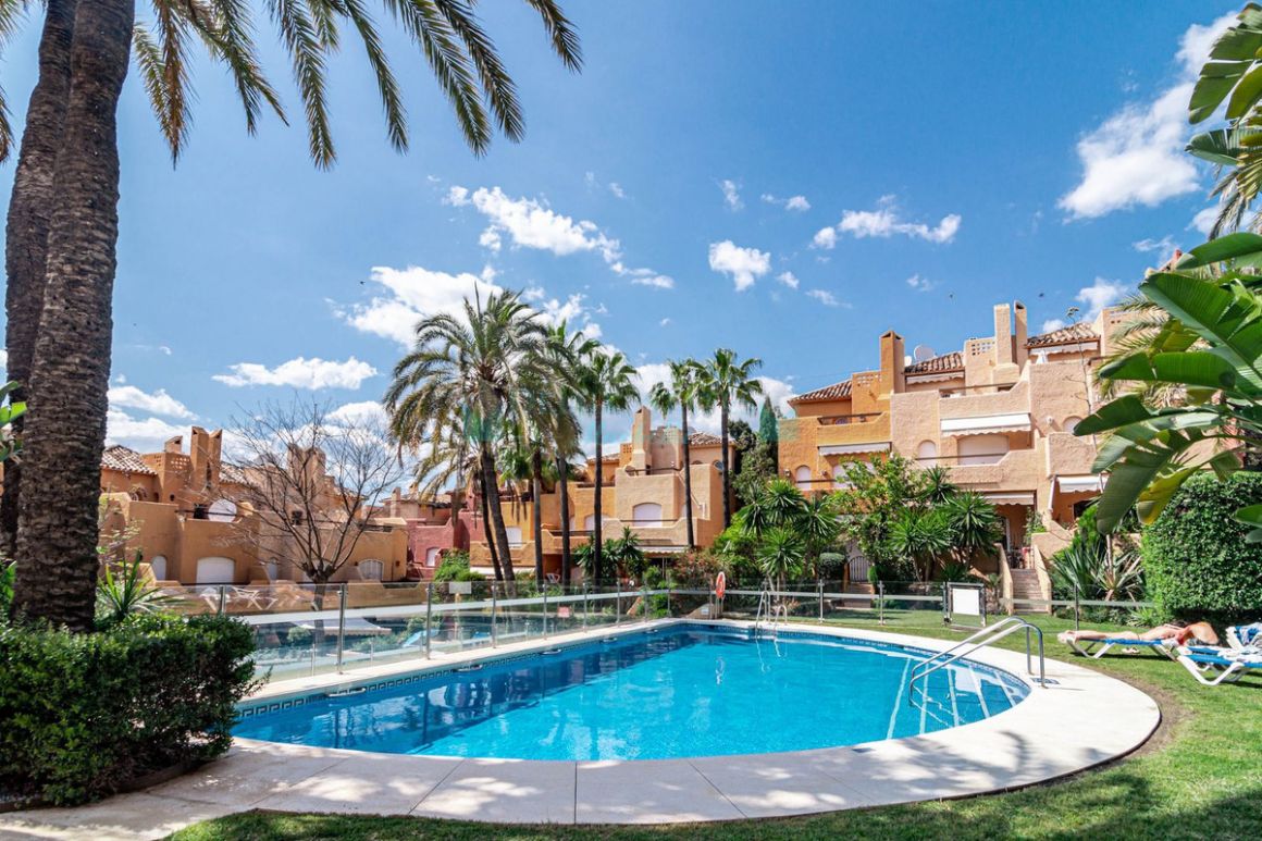 Adosado en alquiler en Nueva Andalucia