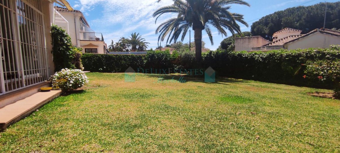 Villa for rent in  Artola, Marbella East