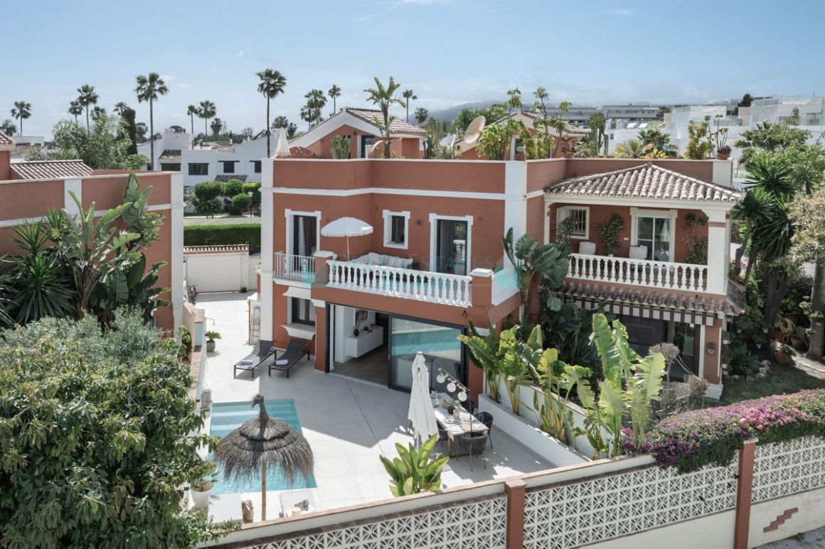 Semi Detached Villa for sale in San Pedro de Alcantara