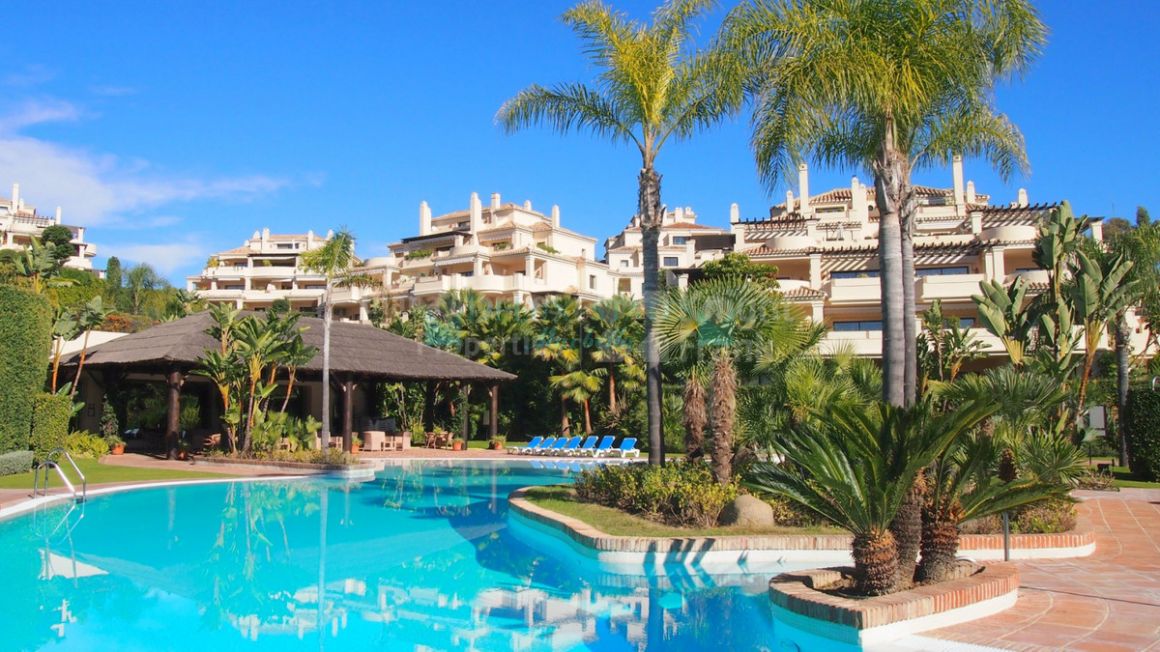 Penthouse for rent in Benahavis