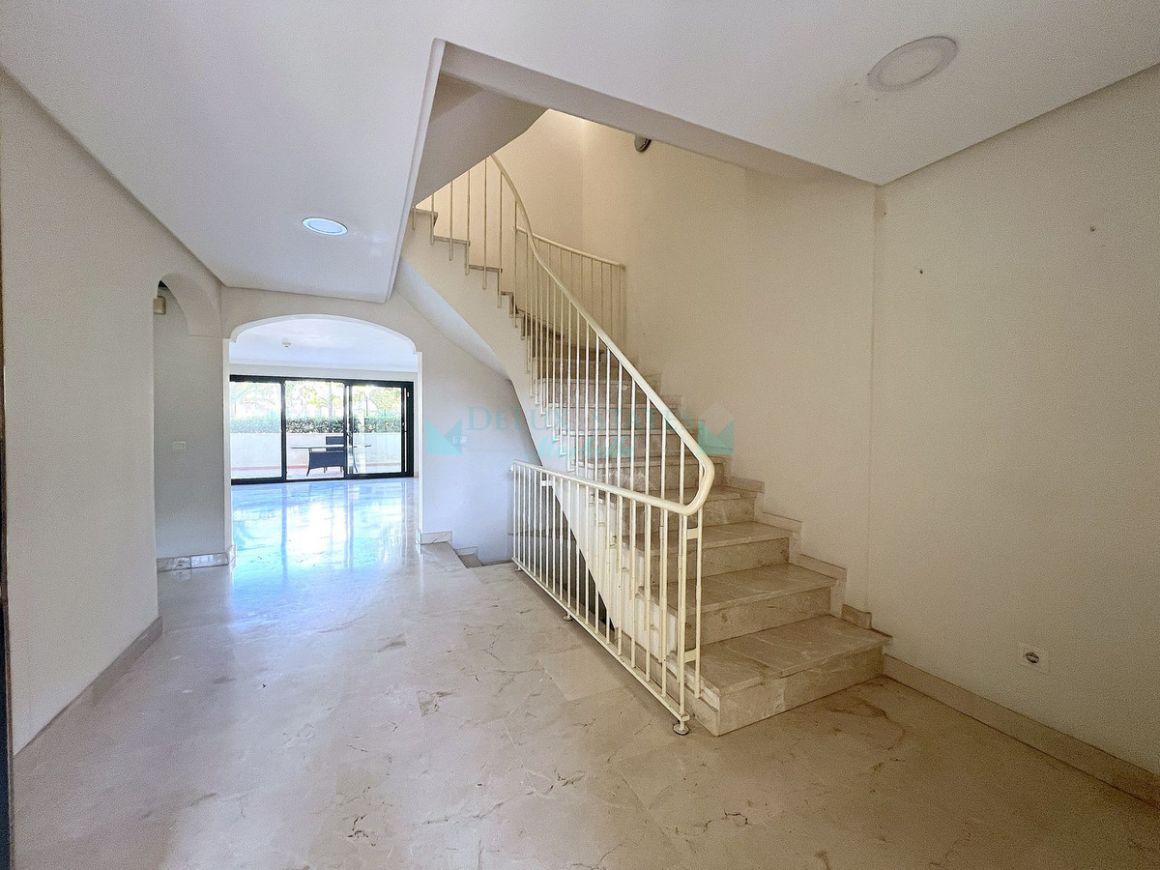 Town House for sale in  Benamara, Estepona