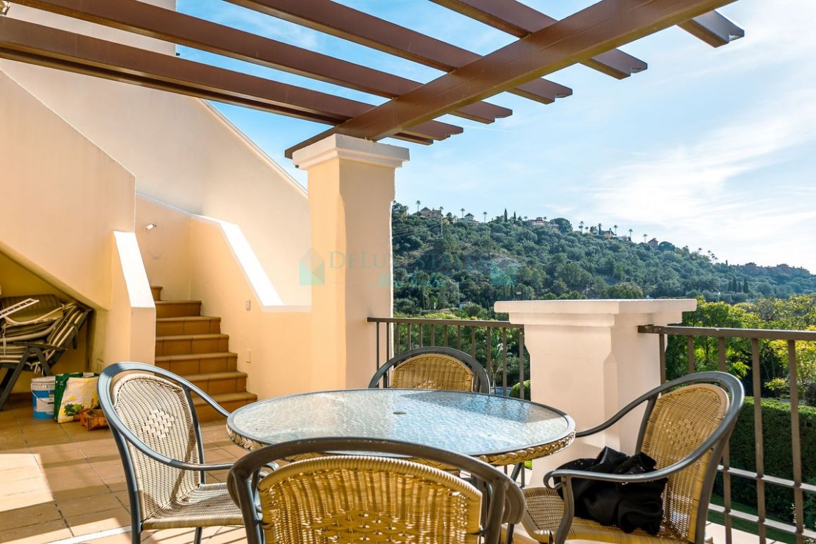 Penthouse for sale in  Los Arqueros, Benahavis