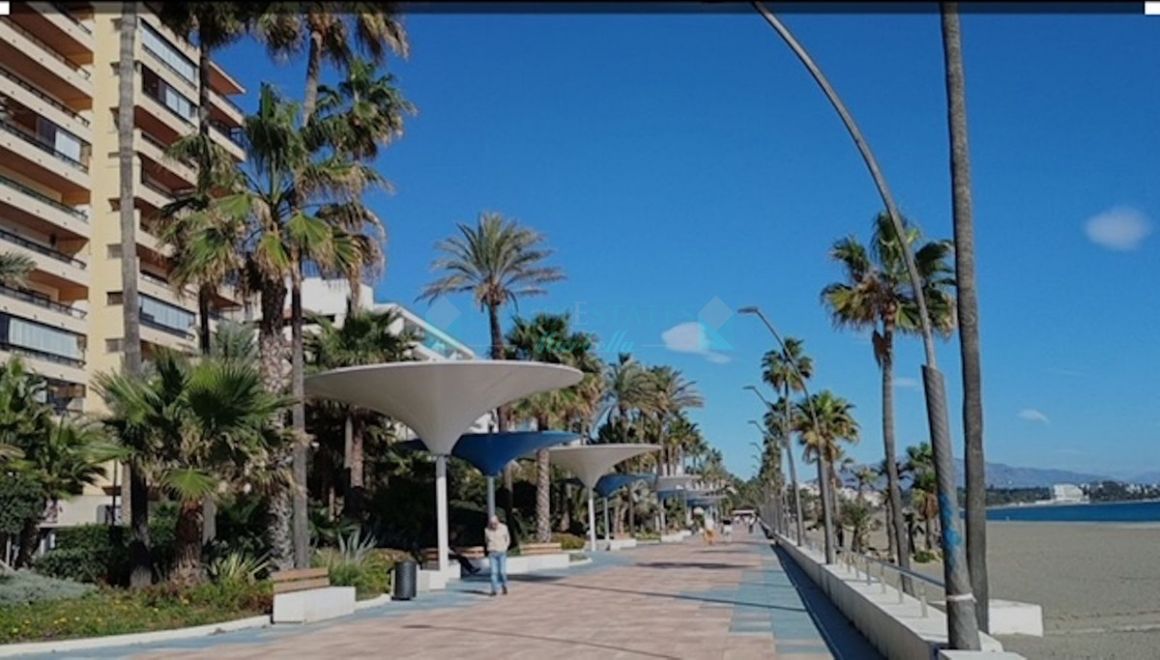 Penthouse for sale in Estepona
