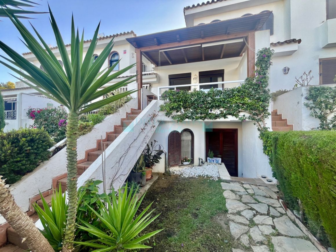 Town House for sale in  Costalita, Estepona