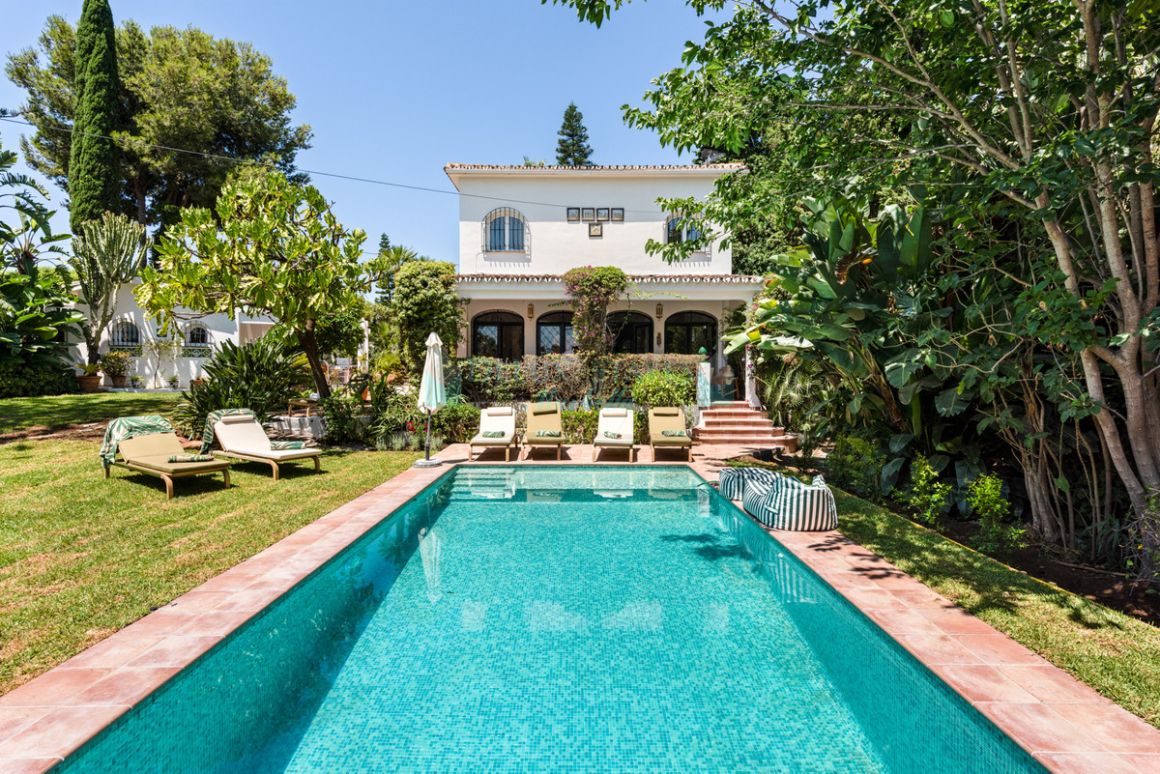 Villa for rent in Nueva Andalucia