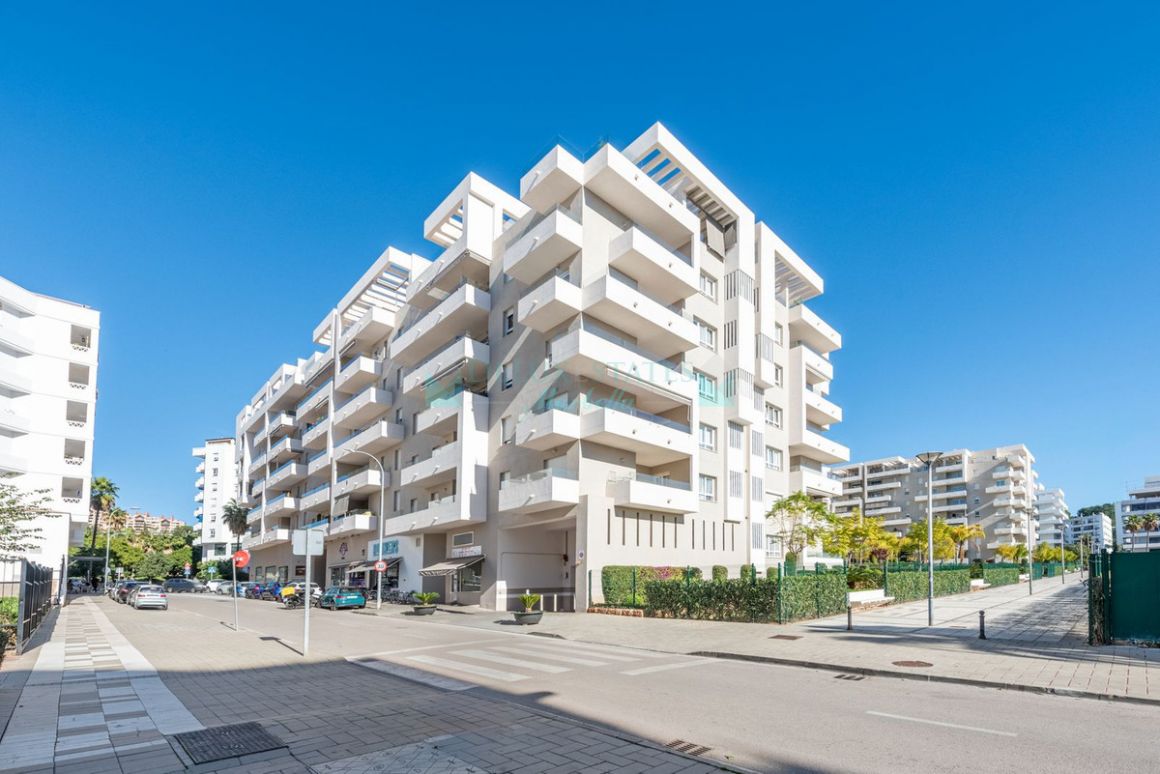 Apartment for rent in  La Campana, Nueva Andalucia