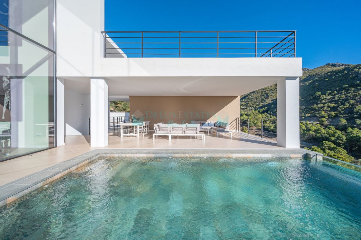 Villa for rent in Benahavis