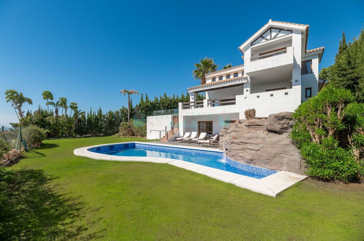 Villa in Estepona