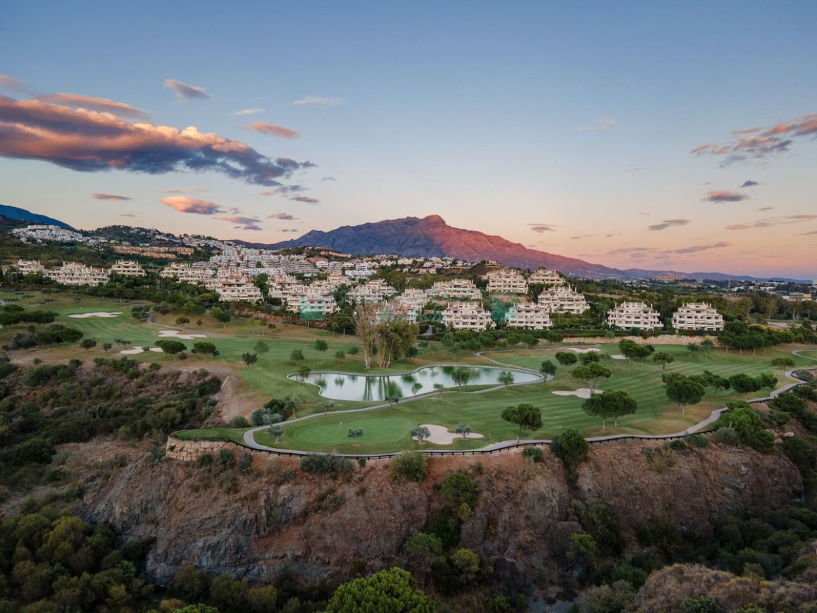 Ground Floor Apartment for sale in Benahavis