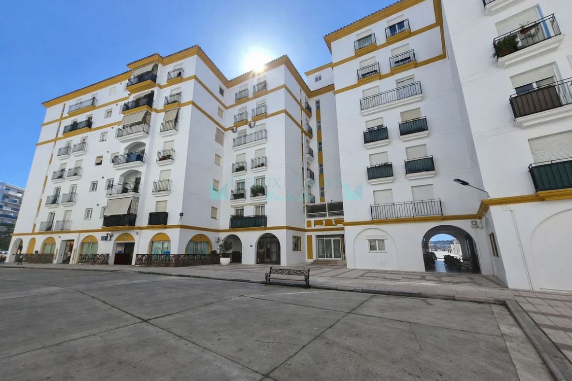 Apartment for sale in Estepona