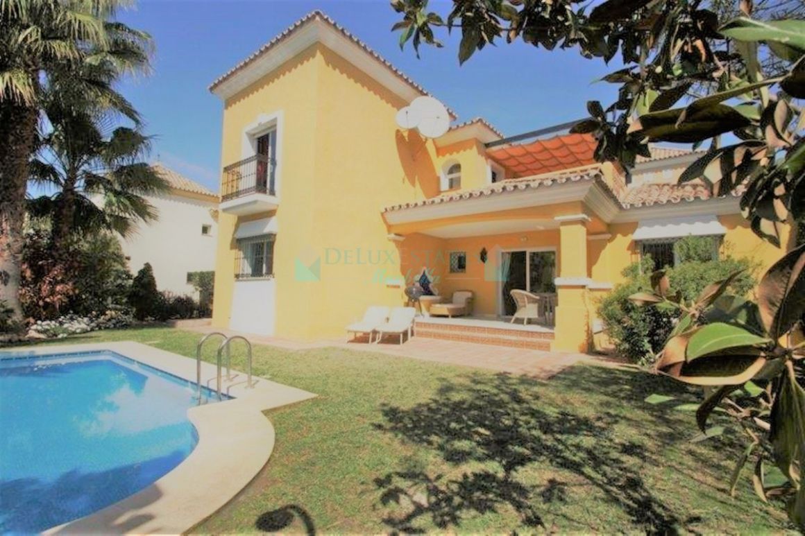 Villa for rent in  Bahia de Marbella, Marbella East