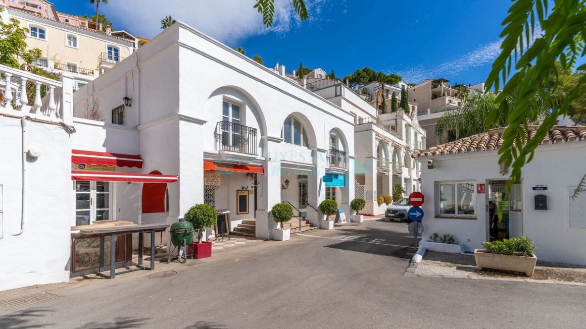 Local Comercial en alquiler en  La Heredia, Benahavis