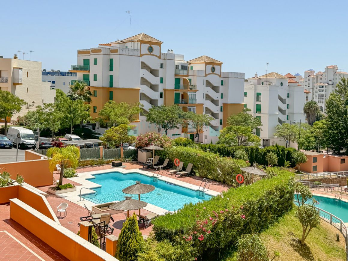 Apartment for sale in Estepona