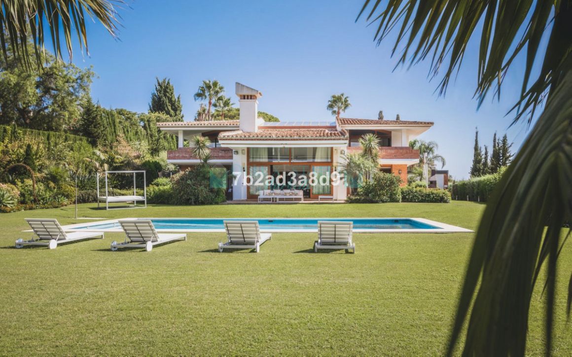 Villa in Hacienda las Chapas, Marbella East
