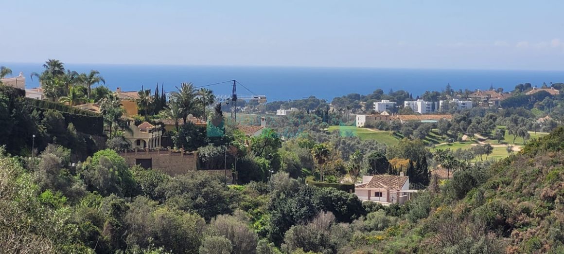 Parcela en venta en  El Rosario, Marbella Este