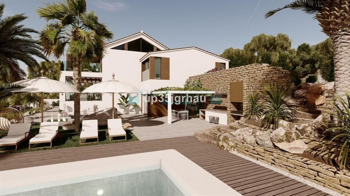 Villa for sale in Estepona