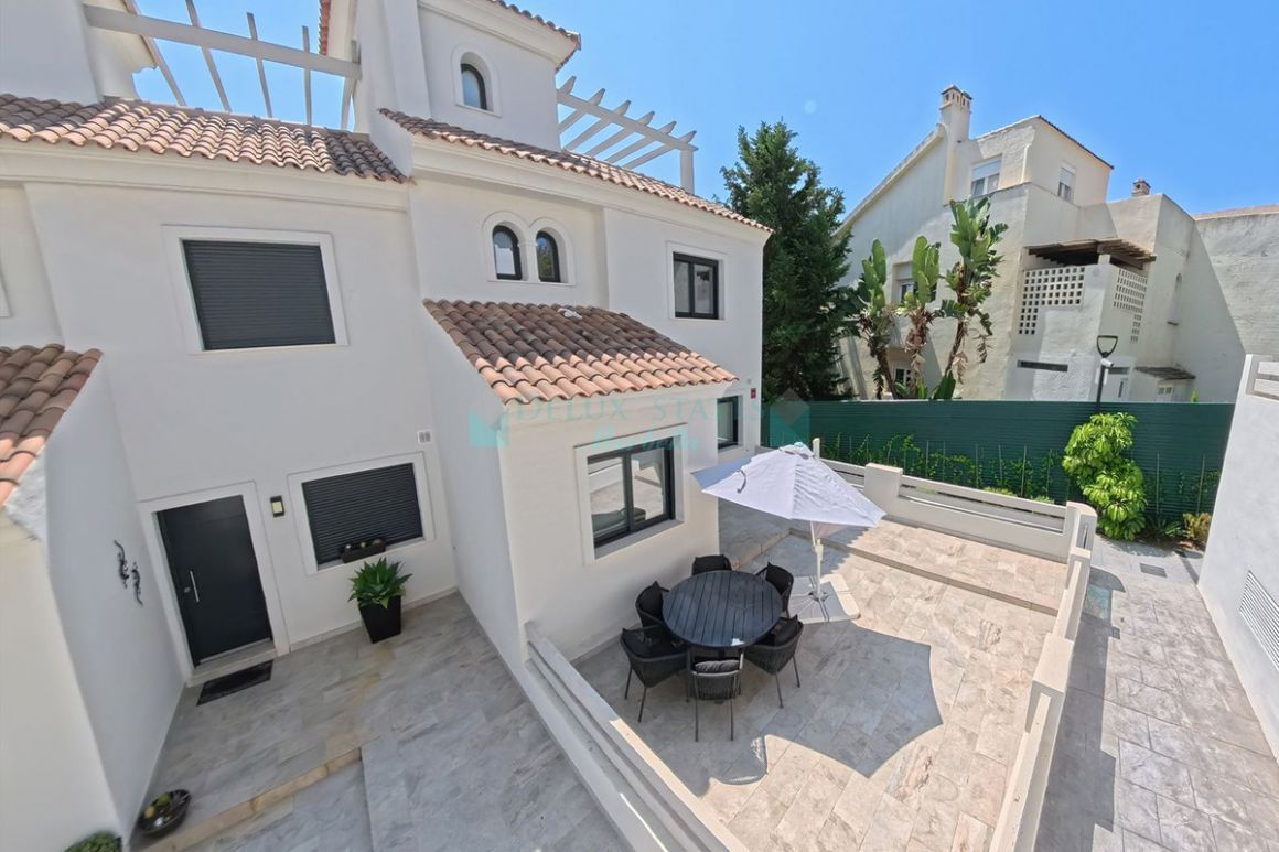 Town House for sale in Estepona
