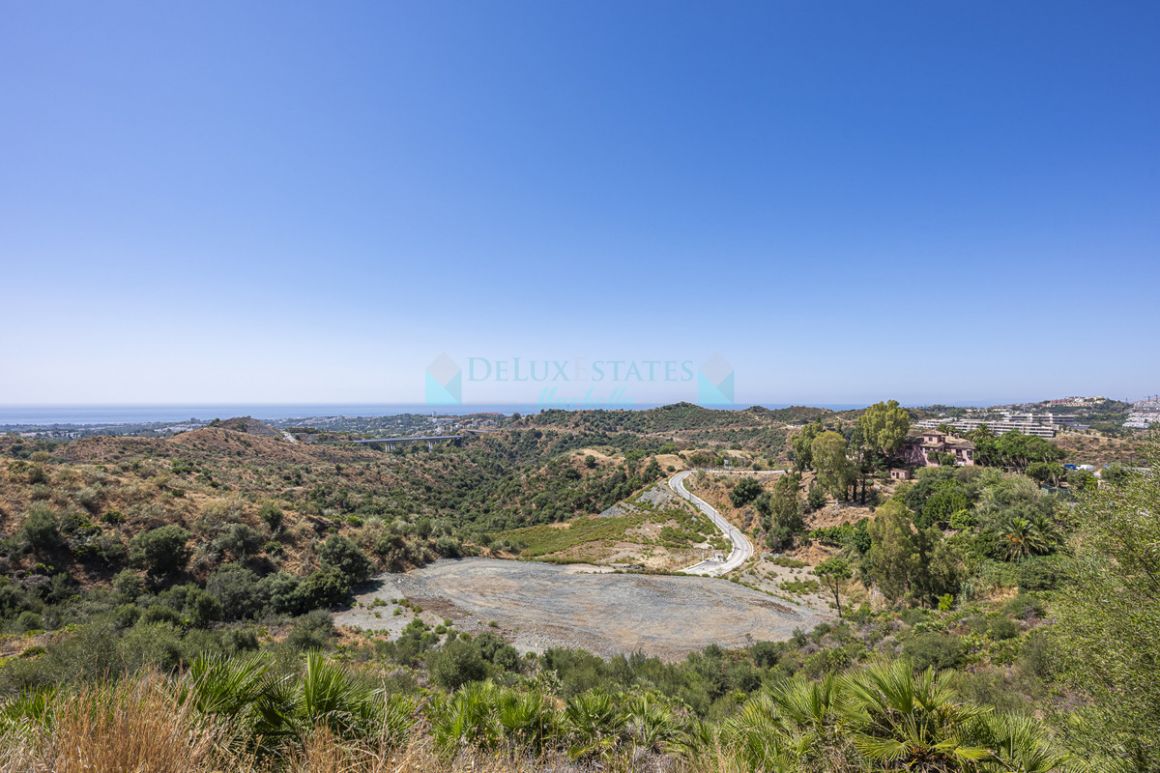 Plot for sale in Benahavis