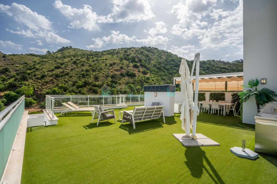 Penthouse for sale in Benahavis