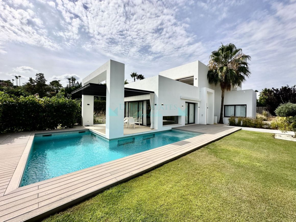 Villa en venta en  New Golden Mile, Estepona