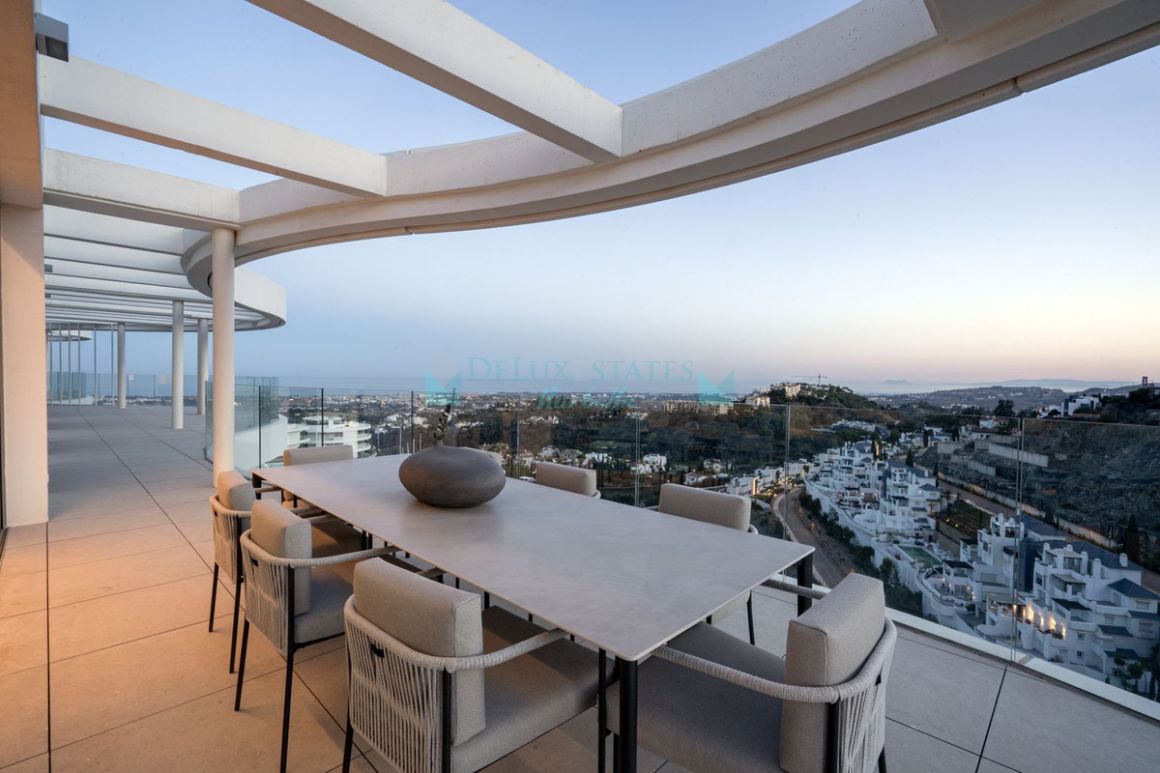 Penthouse for sale in Benahavis